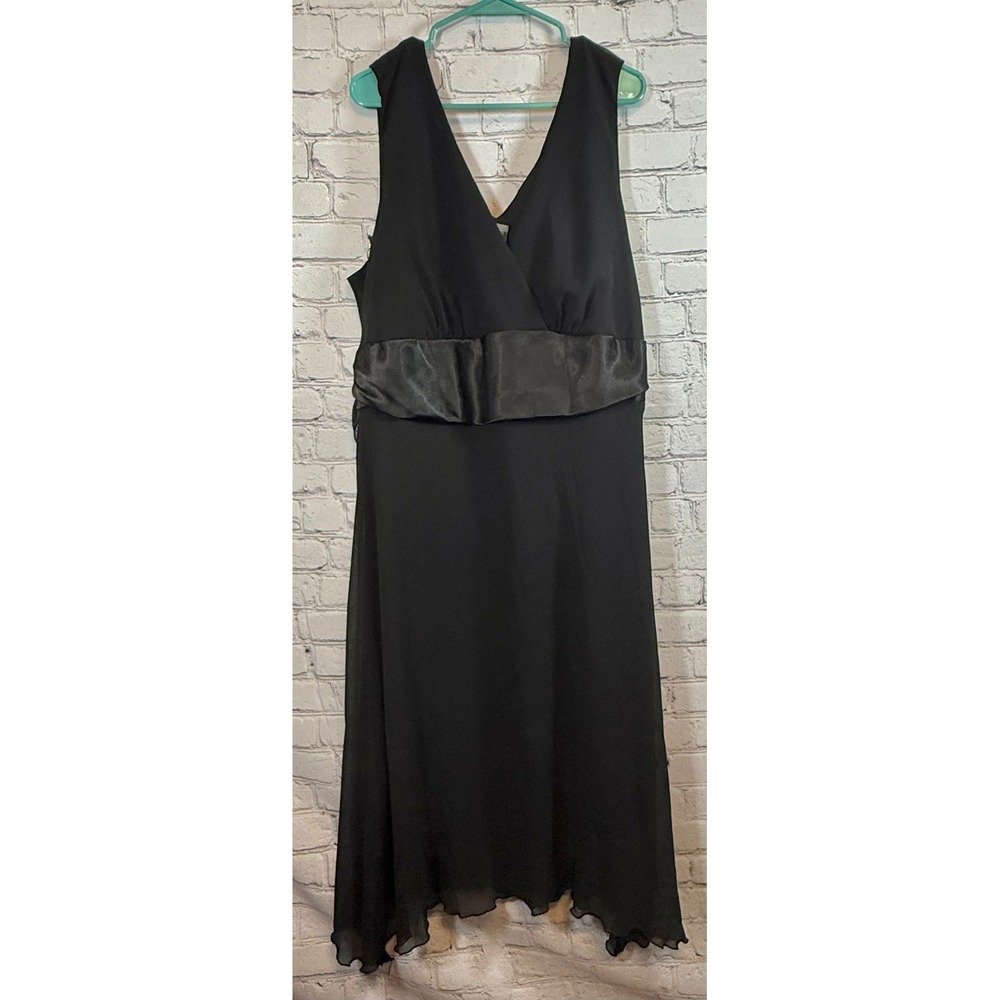Rabbit Rabbit Rabbit Black Dress V-Neck Sleeveless Party Cocktail 20W‎